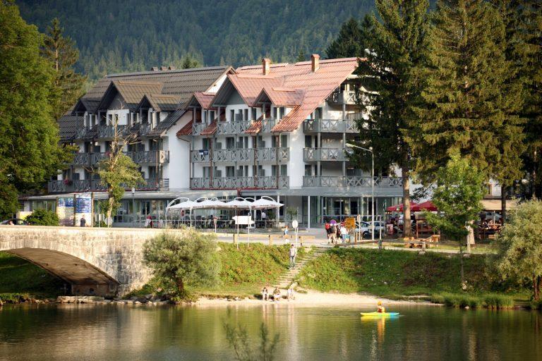hotel-jezero-bohinj-zunanjost