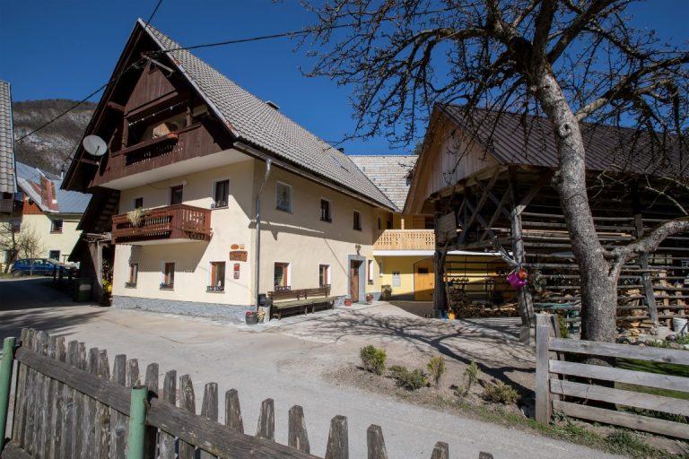Turistična kmetija pri Miklavu